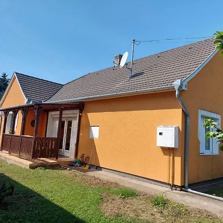 Feriehus Schoenes Mit Grossem Pool 4 Km Zum Balaton