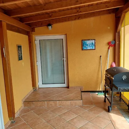 Schoenes Mit Grossem Pool 4 Km Zum Balaton Holiday home Balatonszentgyorgy