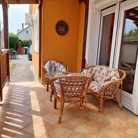 Holiday home Schoenes Mit Grossem Pool 4 Km Zum Balaton *