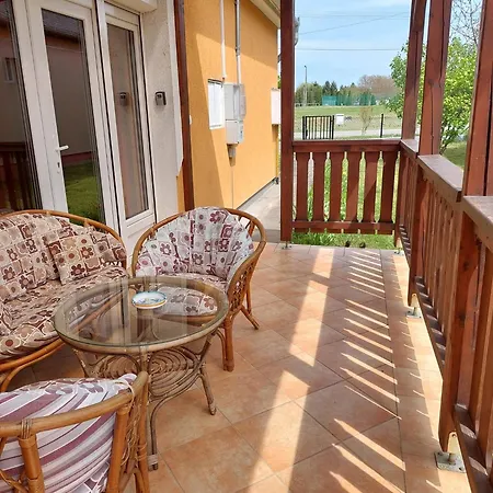 Holiday home Schoenes Mit Grossem Pool 4 Km Zum Balaton